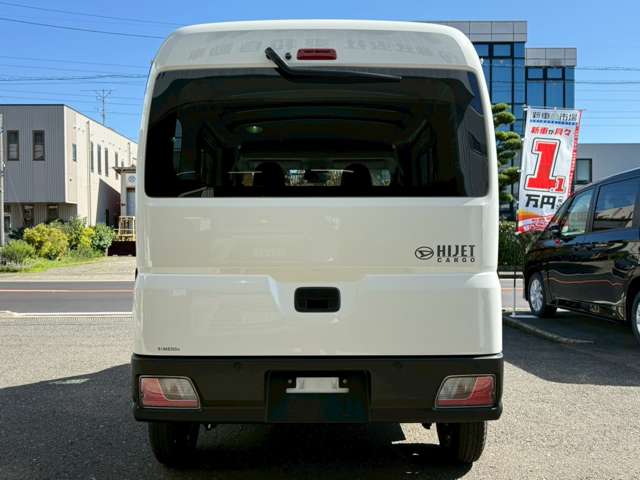 Daihatsu Hijet Cargo 8