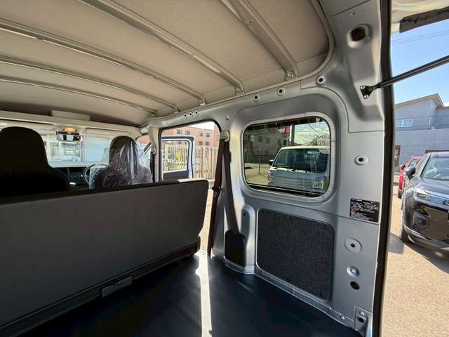 Daihatsu Hijet Cargo 11