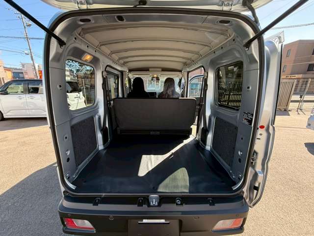 Daihatsu Hijet Cargo 9