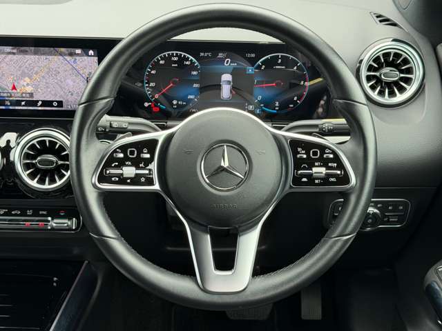 Mercedes-Benz GLA-Class 12