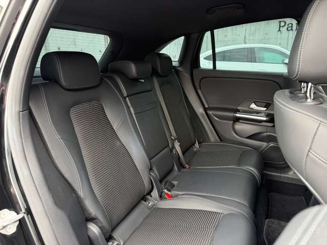 Mercedes-Benz GLA-Class 10