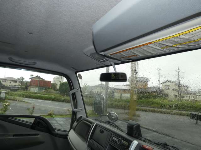 Mitsubishi Fuso Canter 13