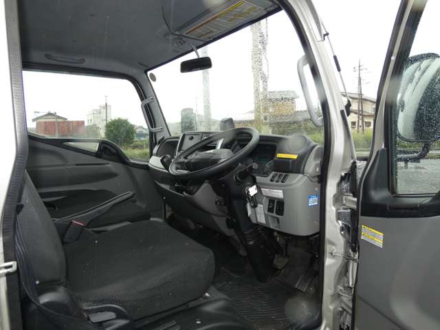 Mitsubishi Fuso Canter 9