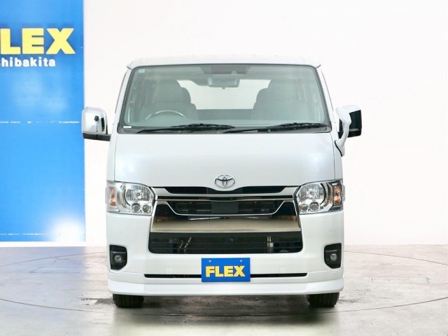 Toyota Hiace Van 12