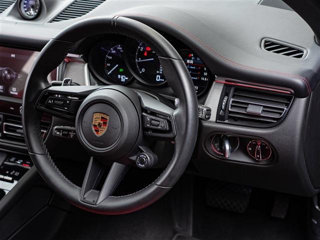 Porsche Macan 12