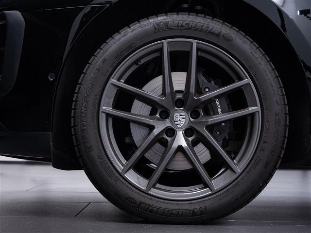 Porsche Macan 8