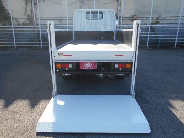 Mitsubishi Fuso Canter 9