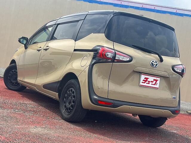 Toyota Sienta 7