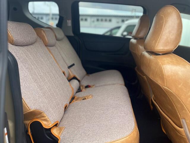 Toyota Sienta 9