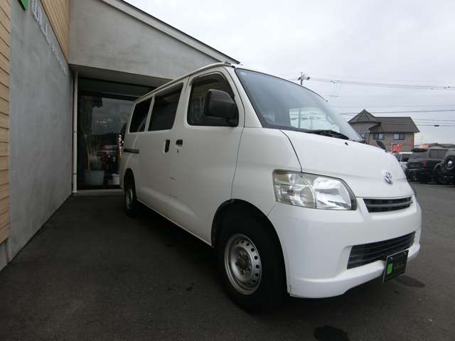 Toyota Town Ace Van 8