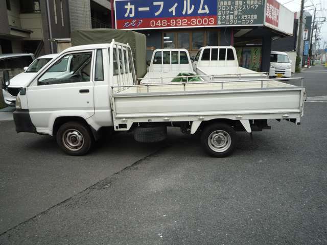 Toyota Light Ace Truck 4