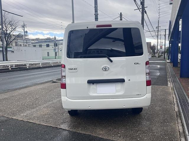 Toyota Town Ace Van 4
