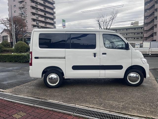 Toyota Town Ace Van 7