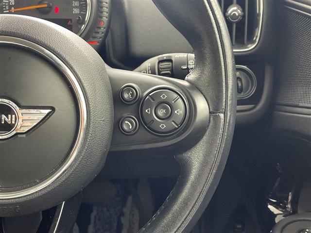 MINI Crossover 11