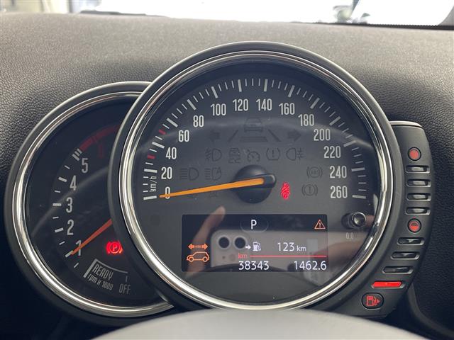 MINI Crossover 8