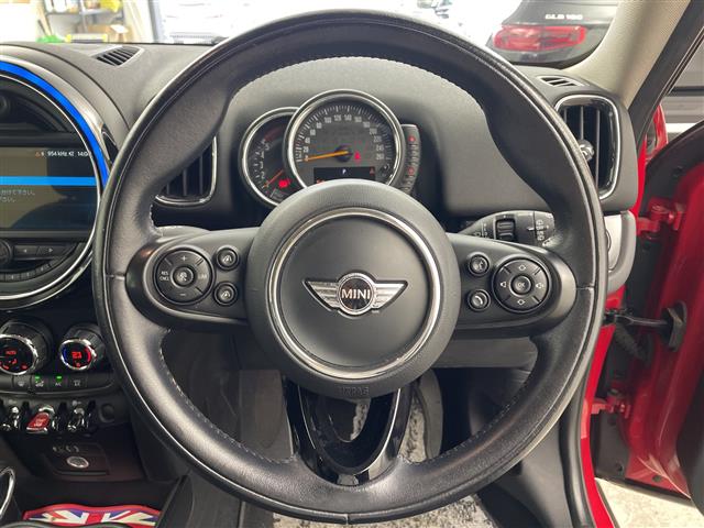 MINI Crossover 9