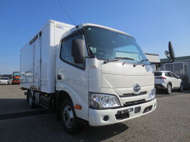 Hino Dutro 2