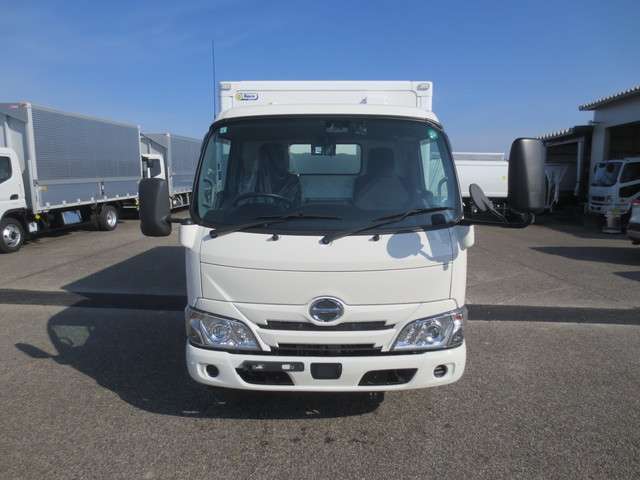 Hino Dutro 6