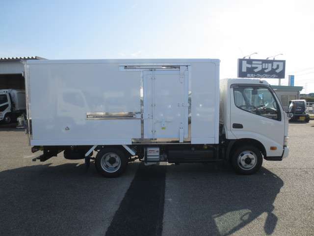 Hino Dutro 8