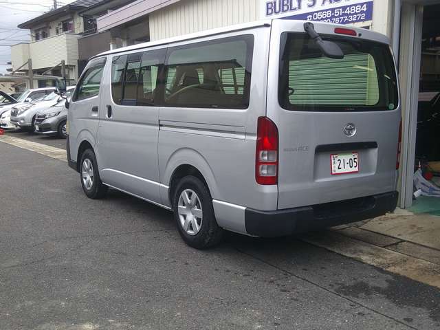 Toyota Regius Ace 3