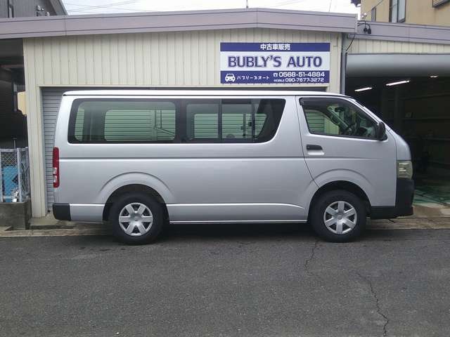 Toyota Regius Ace 6