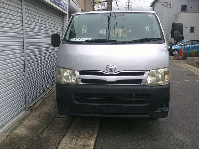 Toyota Regius Ace 8