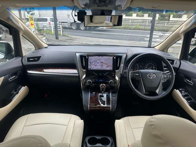 Toyota Alphard 5