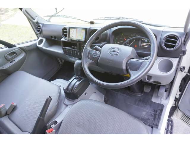 Hino Dutro 3