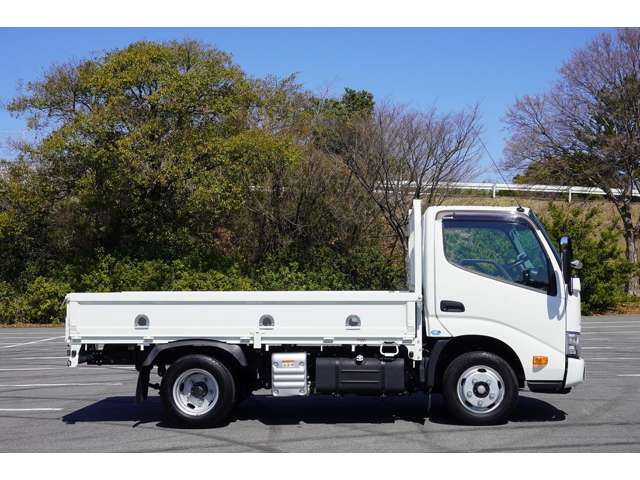 Hino Dutro 6