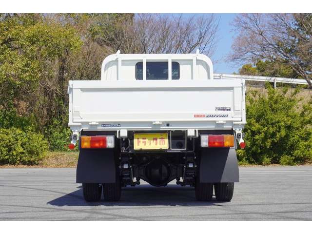 Hino Dutro 7