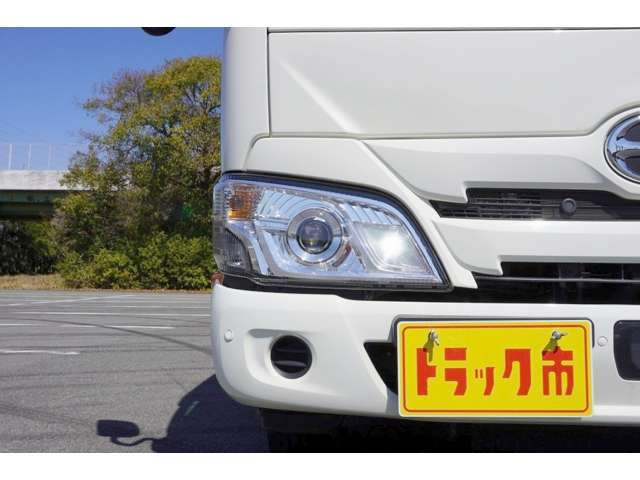 Hino Dutro 10