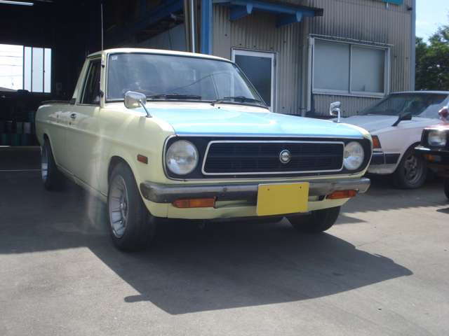 Nissan Sunny Truck 3