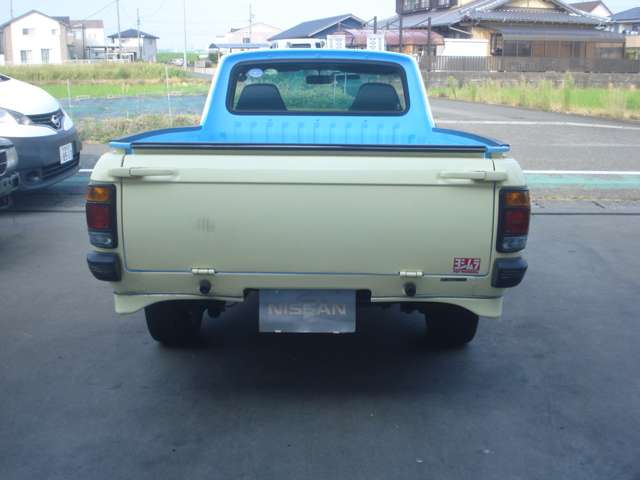 Nissan Sunny Truck 4