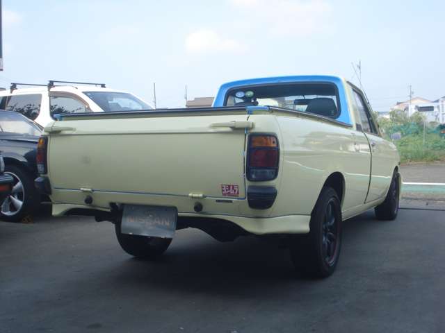 Nissan Sunny Truck 5