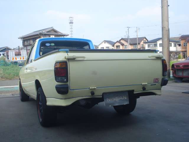 Nissan Sunny Truck 6