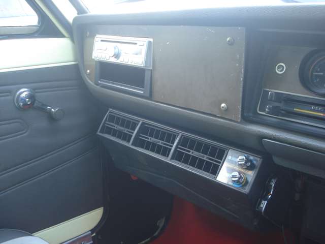 Nissan Sunny Truck 9