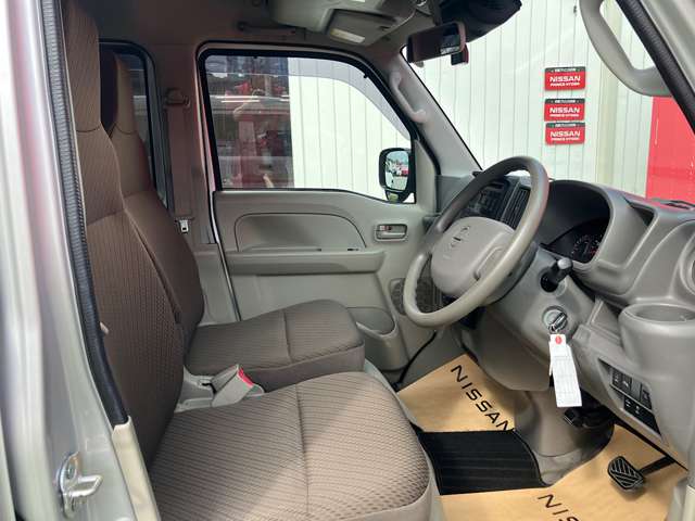 Nissan NV100 Clipper 6