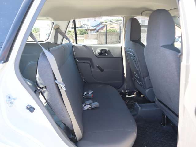 Nissan AD 13