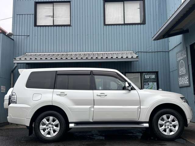 Mitsubishi Pajero 5