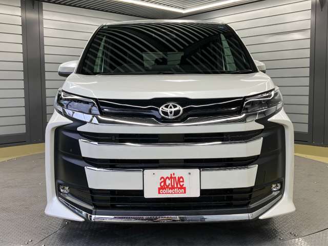 Toyota Noah 5