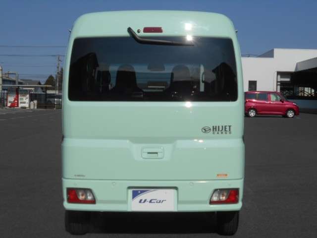 Daihatsu Hijet Cargo 5