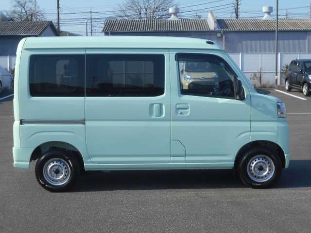 Daihatsu Hijet Cargo 6