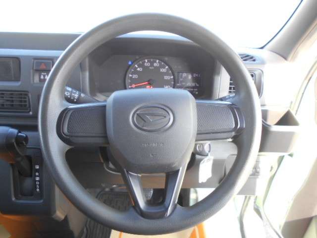 Daihatsu Hijet Cargo 10