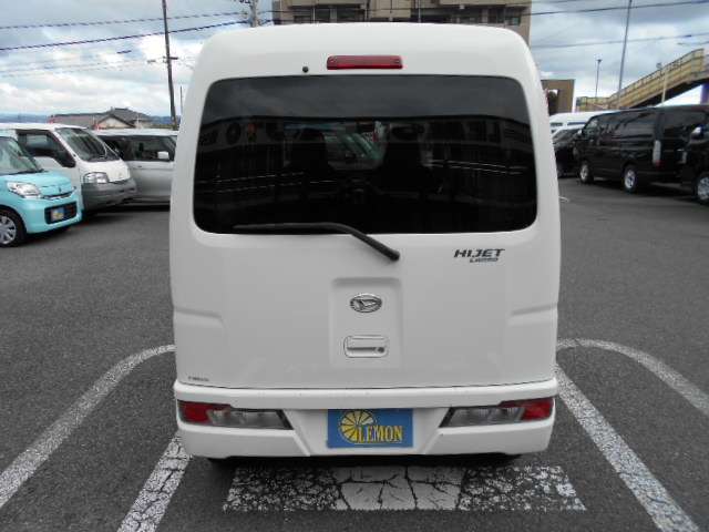 Daihatsu Hijet Cargo 11