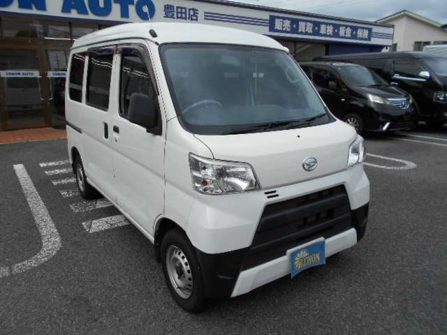 Daihatsu Hijet Cargo 8