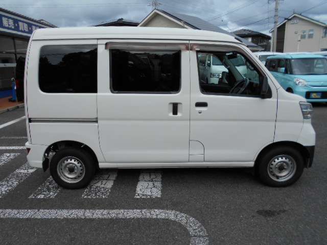 Daihatsu Hijet Cargo 9