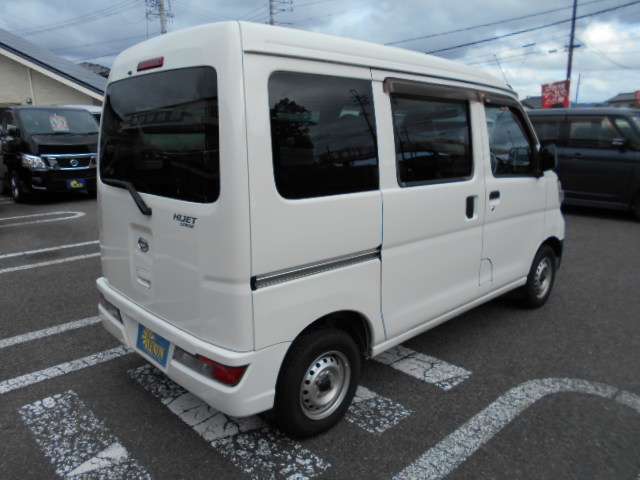 Daihatsu Hijet Cargo 10