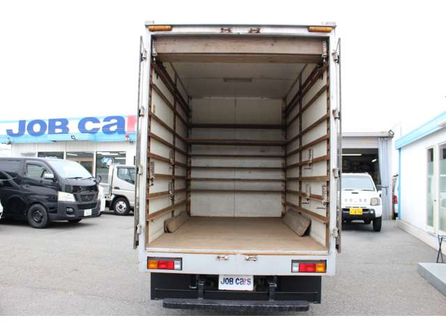 Mitsubishi Fuso Canter 8