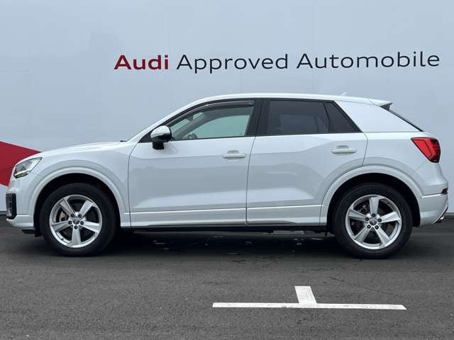 Audi Q2 12