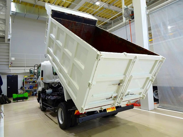 Isuzu Forward 2